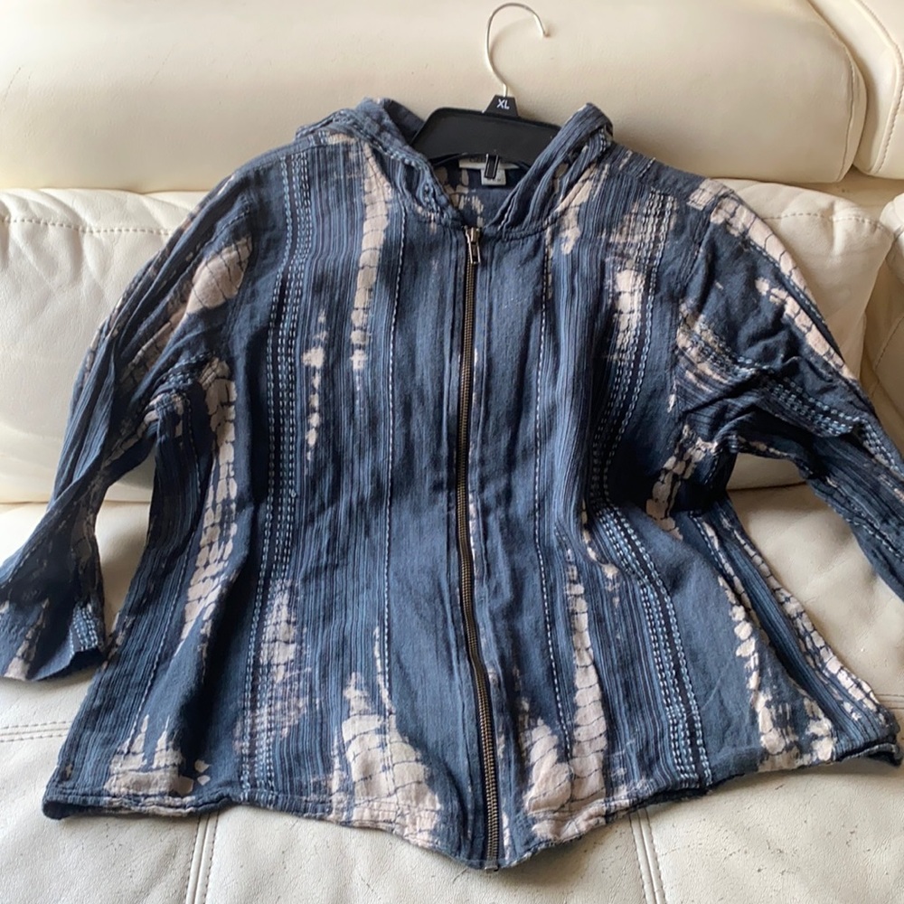 Bleached zipper shirt